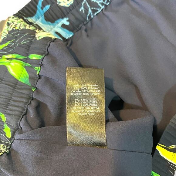 Aritzia Shorts Womens Medium Sunday Best Dolphin Aquatic Shorts - Picture 8 of 9